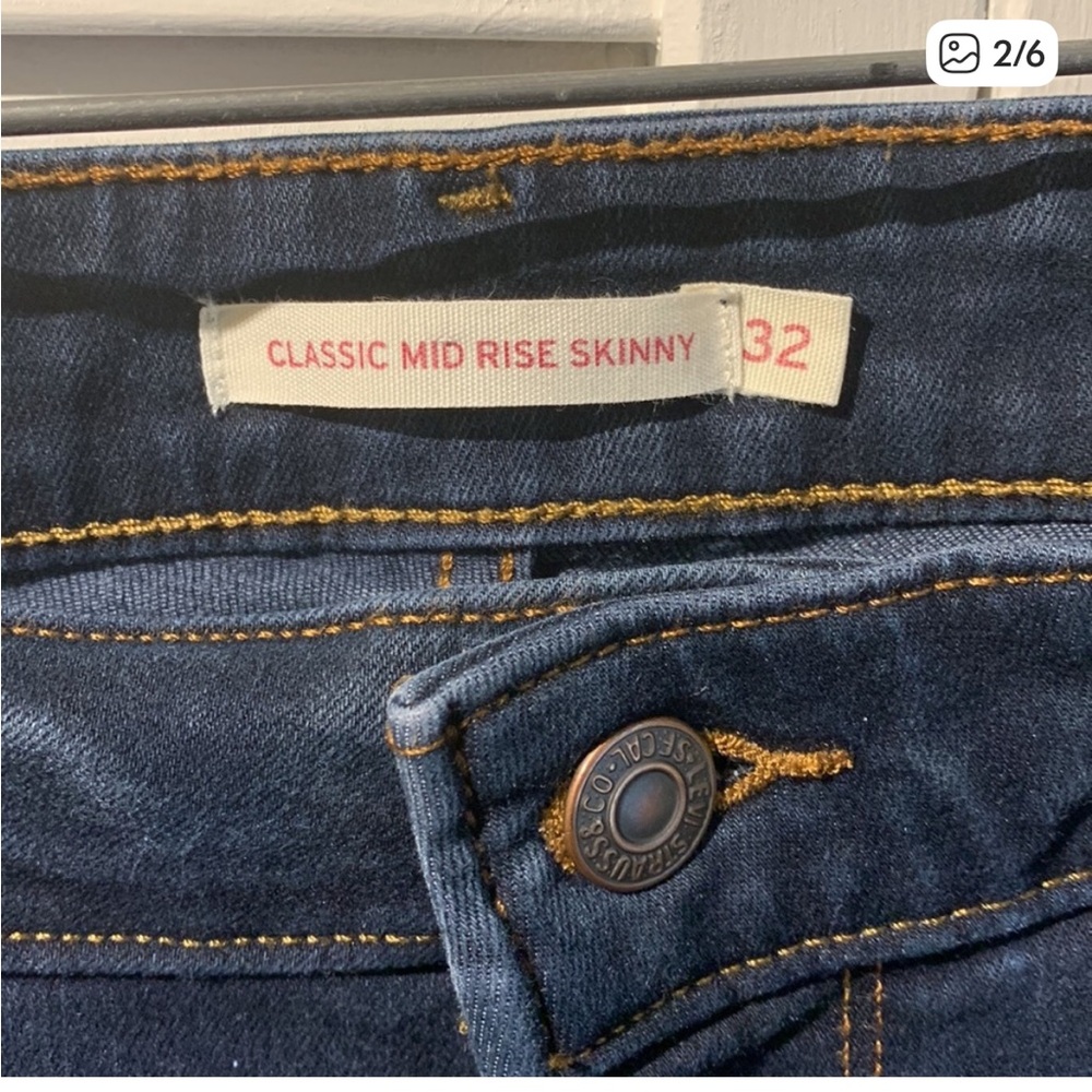 Levi's Women's Dark Indigo Skinny Jeans - Picture 2 of 4